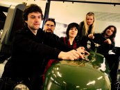 Kdo se kdy učil na klavír podle BGSky, jistě mu tato fotka připomene skladbu 